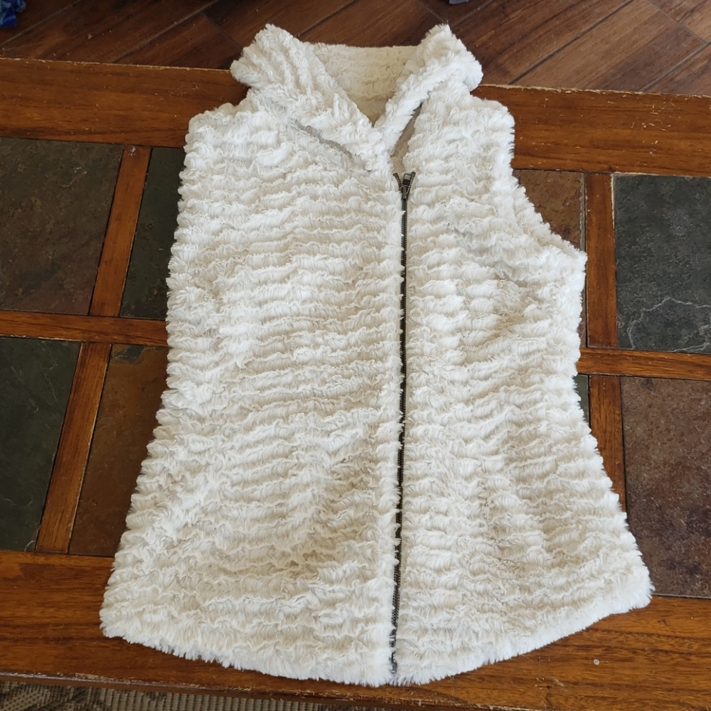 Patagoina faux fleece vest women’s L
